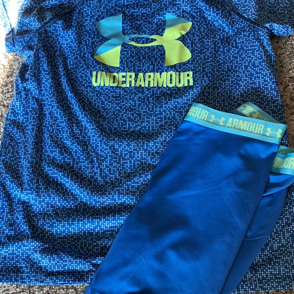 Under Armour 2 piece set Kids Blue & Yellow Short Sleeve Tee & cropped leggings